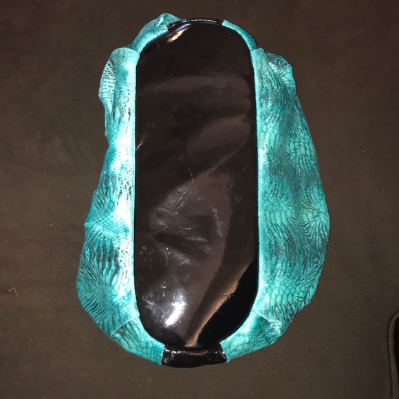 Blue turquoise larger purse bag Nicole Miller used - Picture 2 of 5